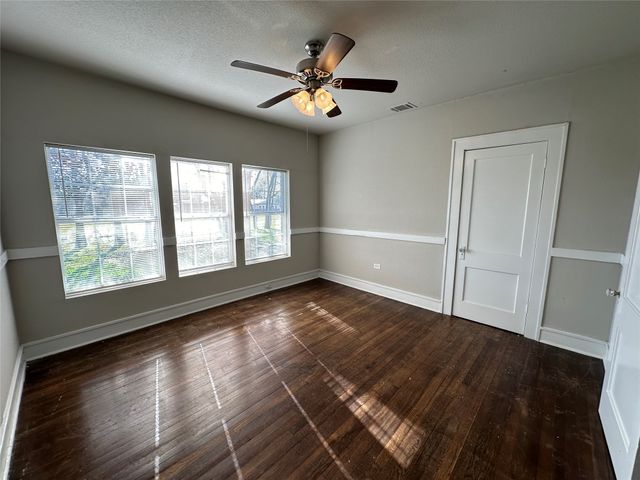 214 S 4th Street, Wills Point, TX 75169