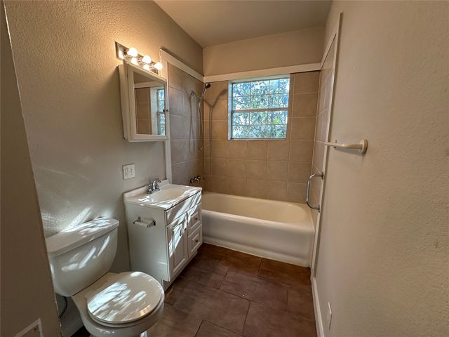 214 S 4th Street, Wills Point, TX 75169