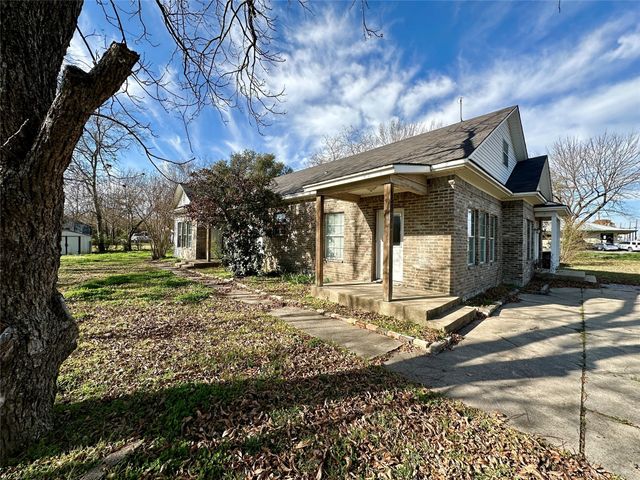 214 S 4th Street, Wills Point, TX 75169