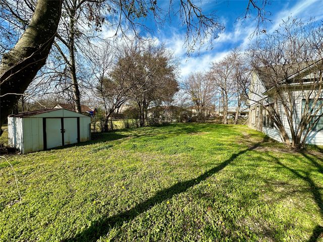 214 S 4th Street, Wills Point, TX 75169