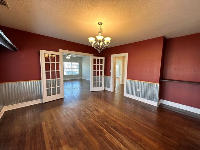 214 S 4th Street, Wills Point, TX 75169