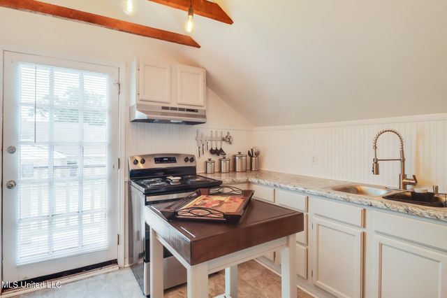 777 Watkins Avenue, Gulfport, MS 39507