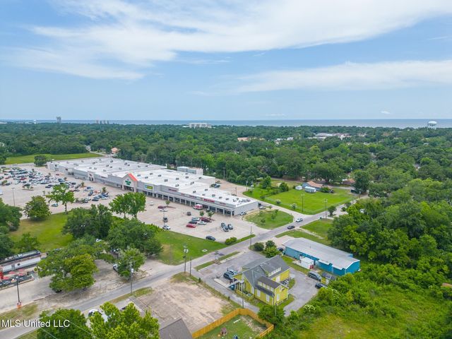 777 Watkins Avenue, Gulfport, MS 39507