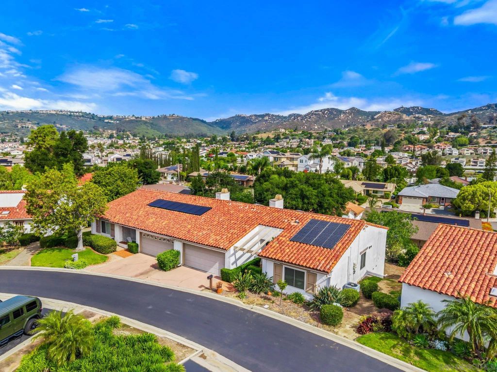 1364 Miraflores Gln, Escondido, CA 92026