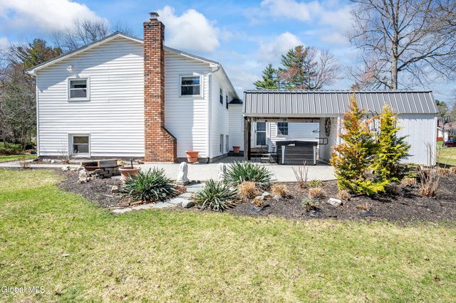 866 Huntingdon Drive, Niskayuna, NY 12309