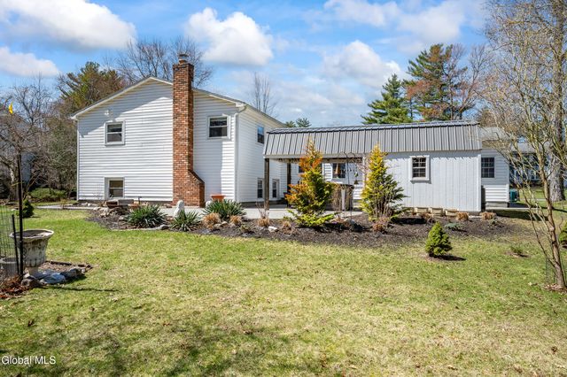 866 Huntingdon Drive, Niskayuna, NY 12309