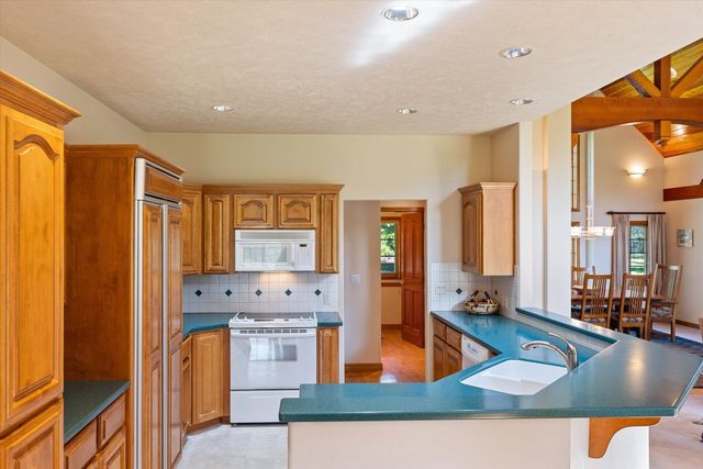 13609 W Charles Rd, Nine Mile Falls, WA 99026