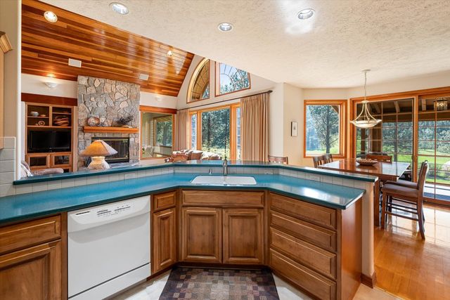 13609 W Charles Rd, Nine Mile Falls, WA 99026