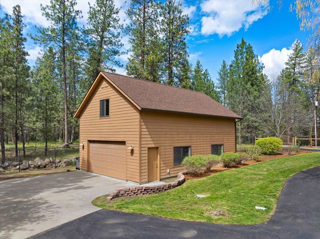 13609 W Charles Rd, Nine Mile Falls, WA 99026