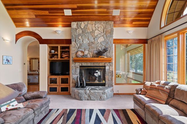 13609 W Charles Rd, Nine Mile Falls, WA 99026