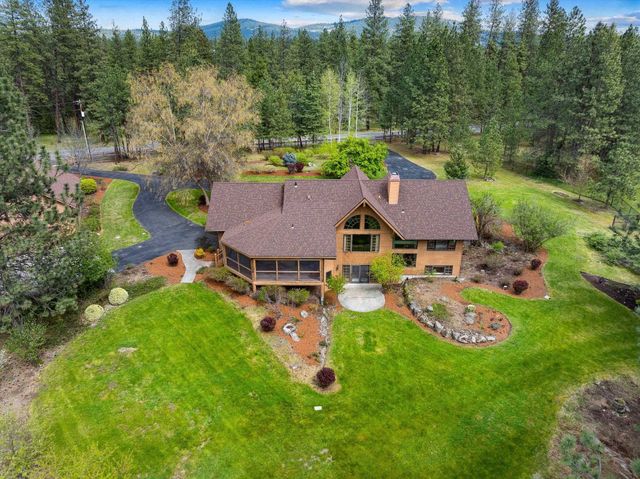 13609 W Charles Rd, Nine Mile Falls, WA 99026