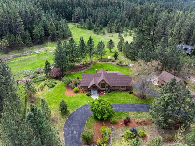 13609 W Charles Rd, Nine Mile Falls, WA 99026