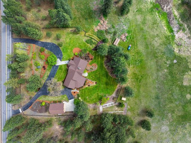 13609 W Charles Rd, Nine Mile Falls, WA 99026