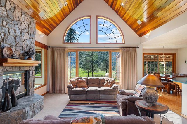 13609 W Charles Rd, Nine Mile Falls, WA 99026