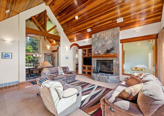 13609 W Charles Rd, Nine Mile Falls, WA 99026