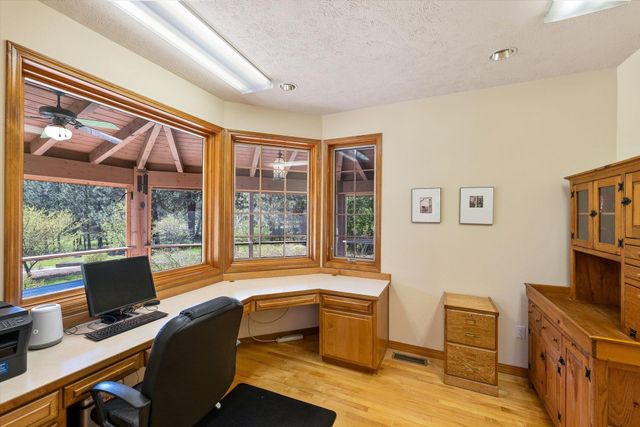 13609 W Charles Rd, Nine Mile Falls, WA 99026