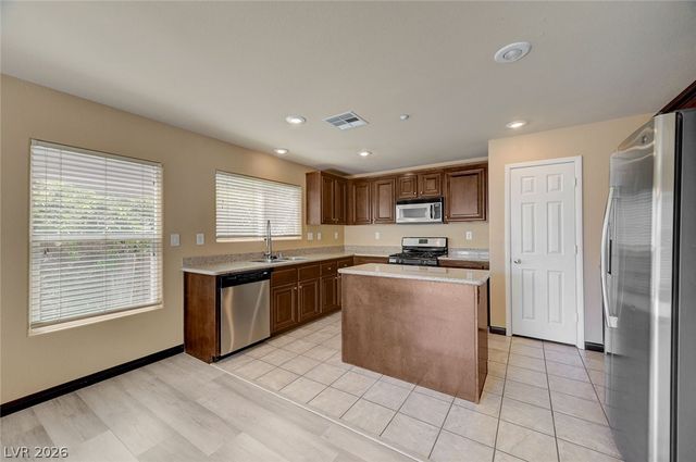 7333 Camden Pine Avenue, Las Vegas, NV 89129