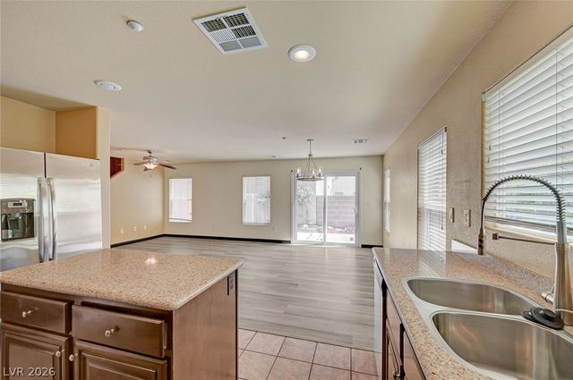7333 Camden Pine Avenue, Las Vegas, NV 89129
