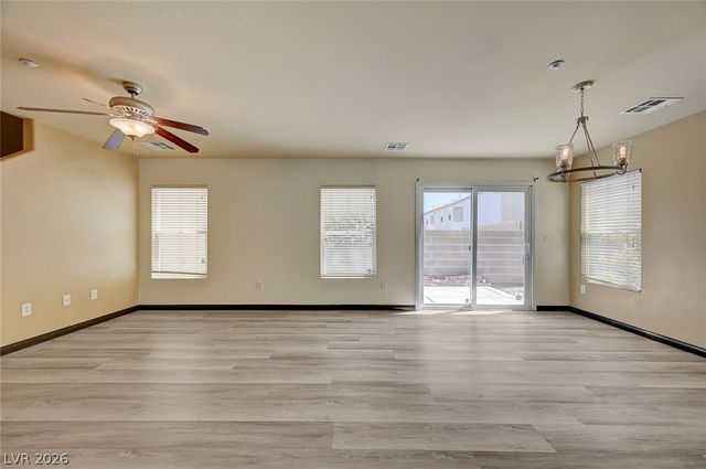 7333 Camden Pine Avenue, Las Vegas, NV 89129