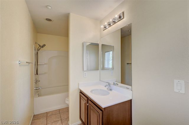 7333 Camden Pine Avenue, Las Vegas, NV 89129