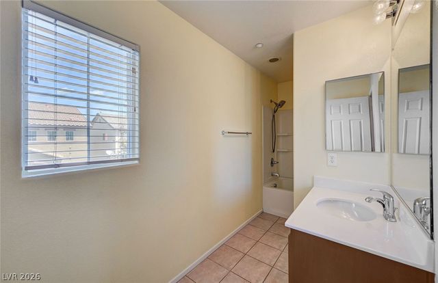 7333 Camden Pine Avenue, Las Vegas, NV 89129