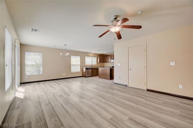 7333 Camden Pine Avenue, Las Vegas, NV 89129