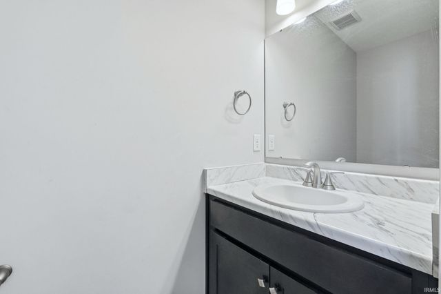 1372 Verdigris Pass, Fort Wayne, IN 46845