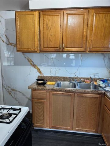 20401 Greeley Street, Detroit, MI 48203