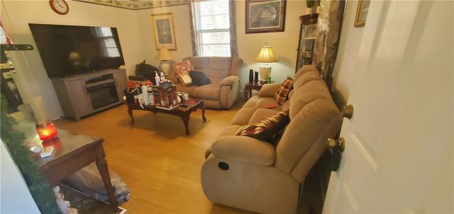 114 Hampton Street, Pelzer, SC 29669