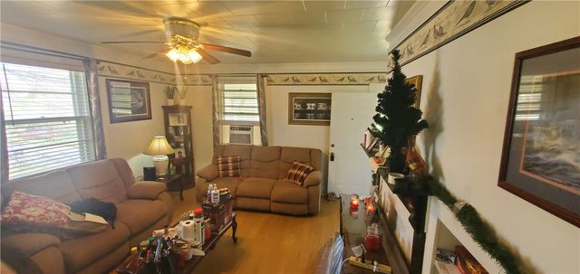 114 Hampton Street, Pelzer, SC 29669