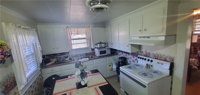 114 Hampton Street, Pelzer, SC 29669