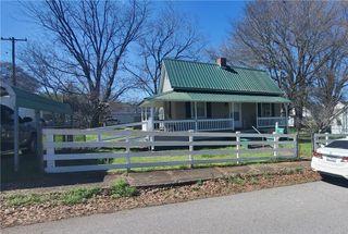 114 Hampton Street, Pelzer, SC 29669