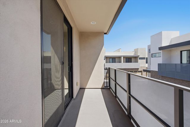 901 S Smith Road 1060, Tempe, AZ 85281
