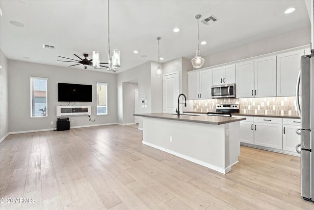 901 S Smith Road 1060, Tempe, AZ 85281
