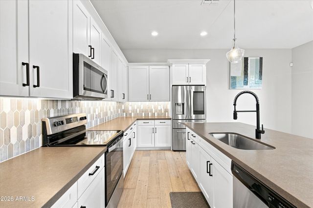 901 S Smith Road 1060, Tempe, AZ 85281