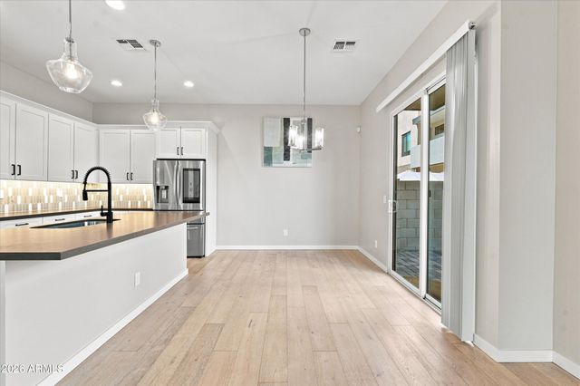 901 S Smith Road 1060, Tempe, AZ 85281