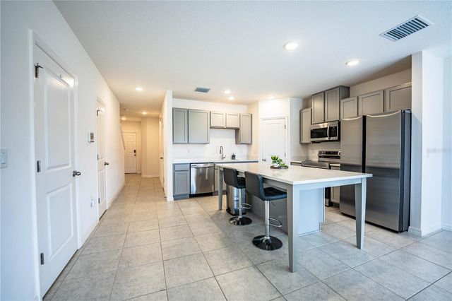 3883 ACADEMIA AVENUE, Lakeland, FL 33803