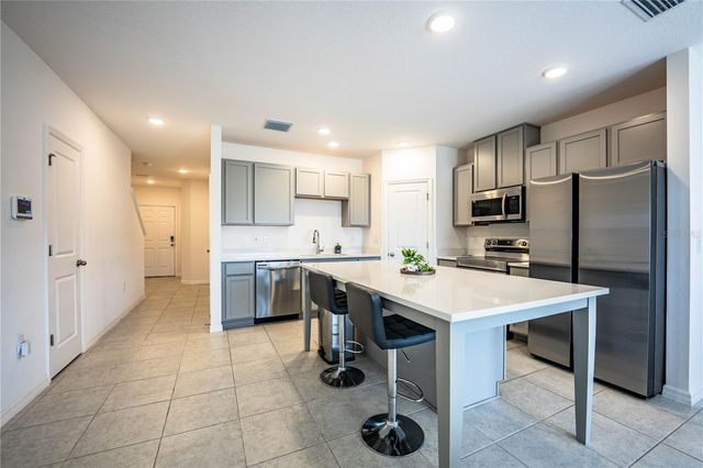 3883 ACADEMIA AVENUE, Lakeland, FL 33803