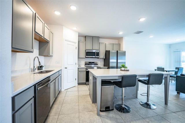 3883 ACADEMIA AVENUE, Lakeland, FL 33803