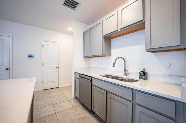 3883 ACADEMIA AVENUE, Lakeland, FL 33803