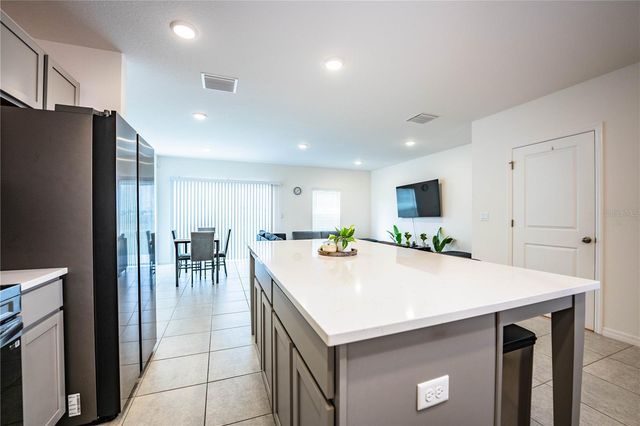 3883 ACADEMIA AVENUE, Lakeland, FL 33803