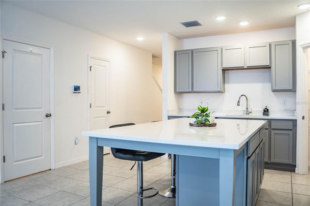 3883 ACADEMIA AVENUE, Lakeland, FL 33803