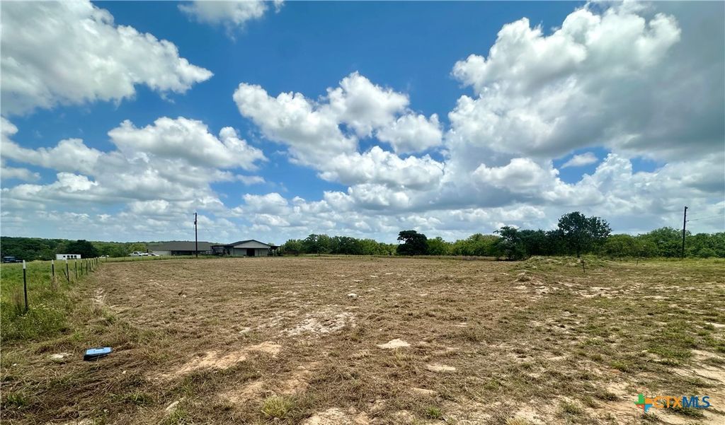 713 Sunrise Lane, La Vernia, TX 78121
