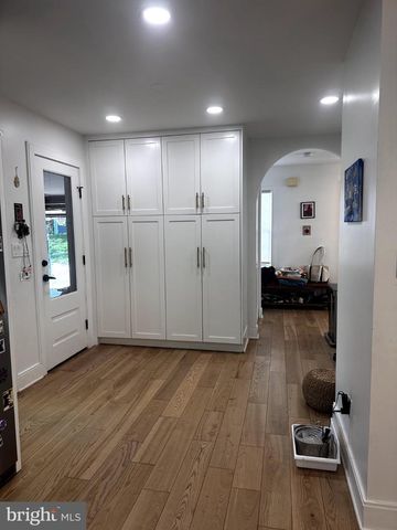 344 N KENSINGTON ST, Arlington, VA 22205