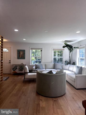 344 N KENSINGTON ST, Arlington, VA 22205