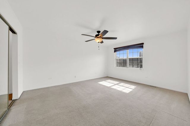 1390 N Knollwood Drive 1390, Palatine, IL 60067