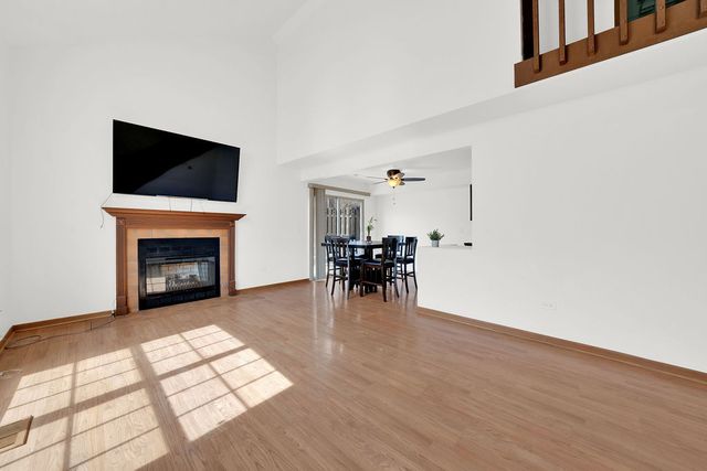 1390 N Knollwood Drive 1390, Palatine, IL 60067