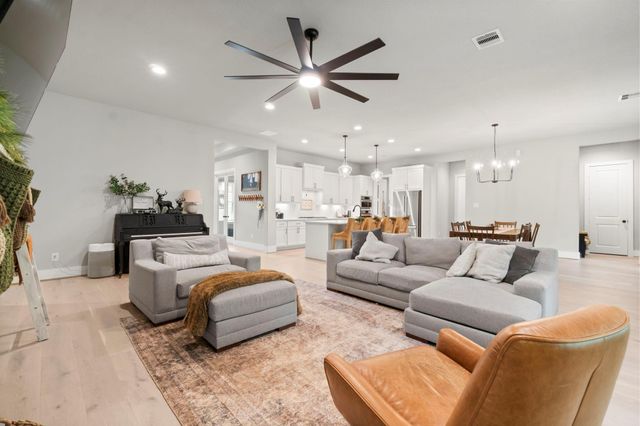 6802 W Bluff Drive, Magnolia, TX 77354