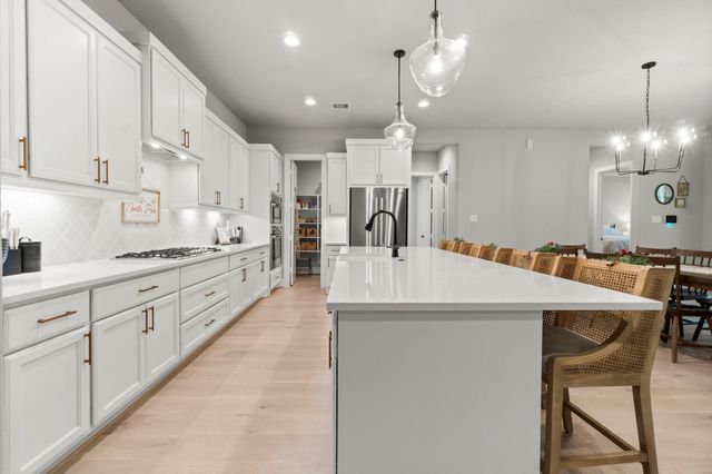 6802 W Bluff Drive, Magnolia, TX 77354