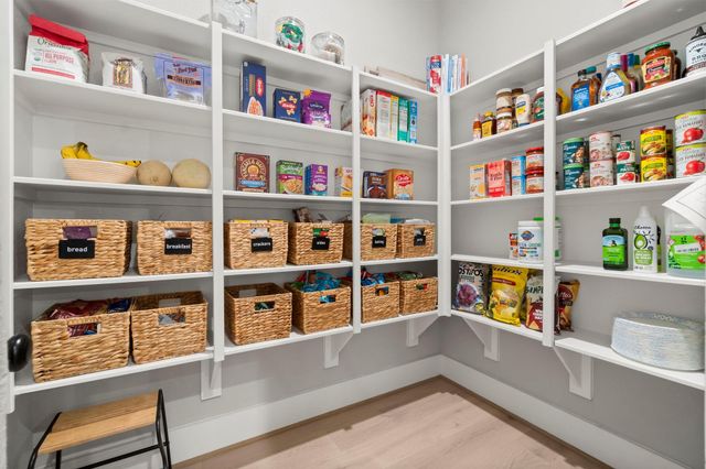 6802 W Bluff Drive, Magnolia, TX 77354